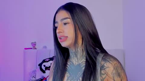 Snapshot of alicee_0 chatting on 09.30.25 Alice online show from 09.30.25