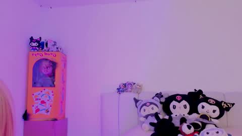 Snapshot of alicee_0 chatting on 11.21.25 Alice online show from 11.21.25