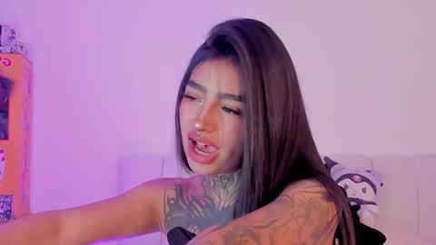 Snapshot of alicee_0 chatting on 11.24.25 Alice online show from 11.24.25