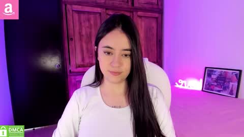 Snapshot of alicee_2 chatting on 01.12.26 Aliceee .. 97YP9VWGZHrefnav wishlist lists 1 online show from 01.12.26