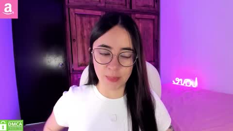 Snapshot of alicee_2 chatting on 02.05.26 Aliceee .. 97YP9VWGZHrefnav wishlist lists 1 online show from 02.05.26