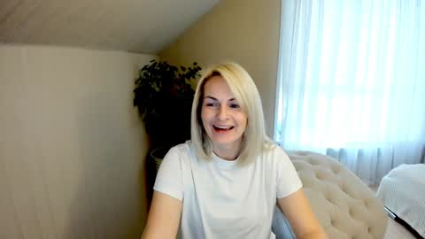 Snapshot of alicee__grace chatting on 12.08.24 Alicee online show from 12.08.24