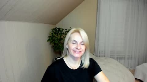 Snapshot of alicee__grace chatting on 01.04.25 Alicee online show from 01.04.25