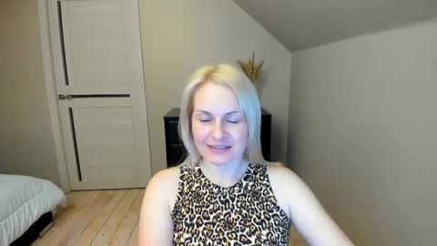 Snapshot of alicee__grace chatting on 02.10.25 Alicee online show from 02.10.25