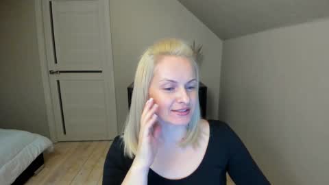 Snapshot of alicee__grace chatting on 02.13.25 Alicee online show from 02.13.25