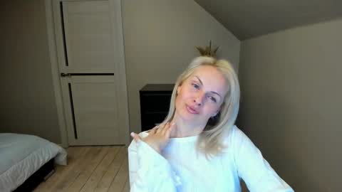 Snapshot of alicee__grace chatting on 02.14.25 Alicee online show from 02.14.25