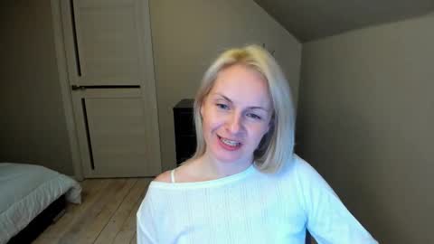 Snapshot of alicee__grace chatting on 02.14.25 Alicee online show from 02.14.25