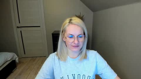 Snapshot of alicee__grace chatting on 02.25.25 Alicee online show from 02.25.25