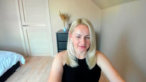 Snapshot of alicee__grace chatting on 10.15.25 Alicee online show from 10.15.25