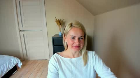 Snapshot of alicee__grace chatting on 10.16.25 Alicee online show from 10.16.25