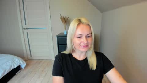 Snapshot of alicee__grace chatting on 10.20.25 Alicee online show from 10.20.25