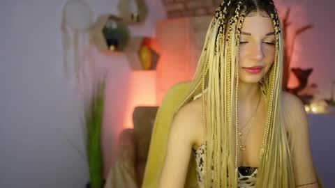 Snapshot of alicee_kiss chatting on 12.27.24 Alicee Kiss online show from 12.27.24