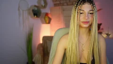 Snapshot of alicee_kiss chatting on 01.02.25 Alicee Kiss online show from 01.02.25