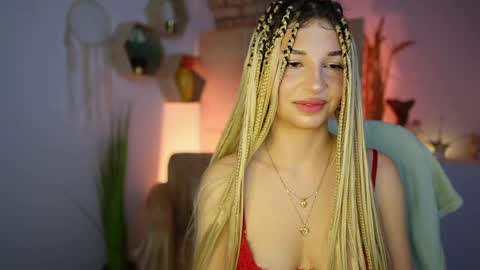 Snapshot of alicee_kiss chatting on 01.05.25 Alicee Kiss online show from 01.05.25