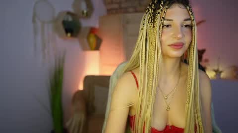 Snapshot of alicee_kiss chatting on 01.06.25 Alicee Kiss online show from 01.06.25