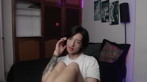 alicee_logan_ online show from 10.25.25