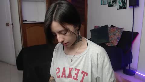 alicee_logan_ online show from 11.04.25