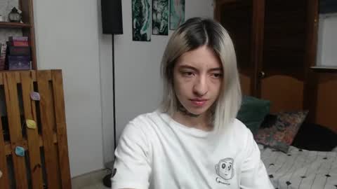 Snapshot of alicee_logan_ chatting on 06.18.26 alicee_logan_ online show from 06.18.26