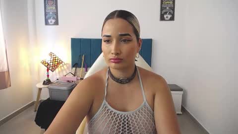 Snapshot of alicee_wild_ chatting on 09.30.25 Alicia 1000 PM - 600 AM COLOMBIAN TIME online show from 09.30.25