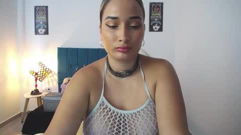 Snapshot of alicee_wild_ chatting on 10.09.25 Alicia 1000 PM - 600 AM COLOMBIAN TIME online show from 10.09.25