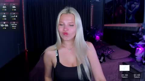 Snapshot of alicefreman chatting on 06.05.26 Alice online show from 06.05.26