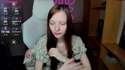 Snapshot of alicehariss chatting on 11.11.25 Alie online show from 11.11.25