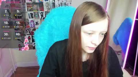 Snapshot of alicehariss chatting on 11.27.25 Alie online show from 11.27.25