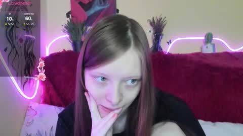 Snapshot of alicehariss chatting on 12.05.25 Alie online show from 12.05.25