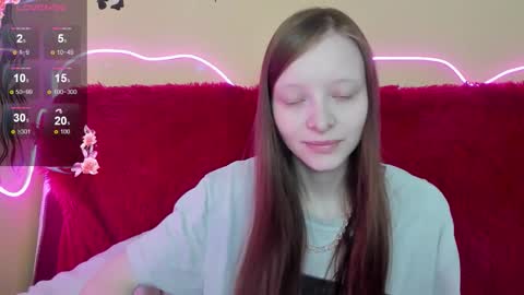 Snapshot of alicehariss chatting on 12.16.25 Alie online show from 12.16.25