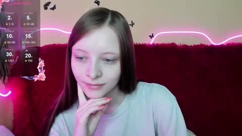 Snapshot of alicehariss chatting on 12.20.25 Alie online show from 12.20.25