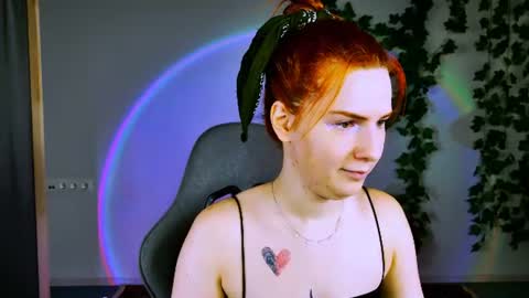 Snapshot of aliceinredsquare_ chatting on 06.24.26 Alice online show from 06.24.26
