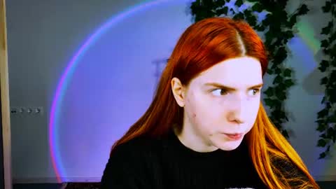 Snapshot of aliceinredsquare_ chatting on 06.25.26 Alice online show from 06.25.26