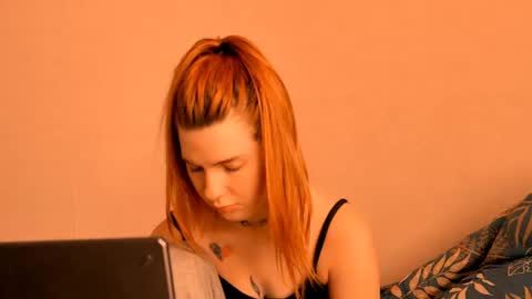 Snapshot of aliceinredsquare_ chatting on 08.01.26 Alice online show from 08.01.26