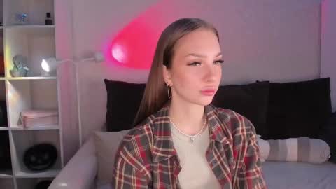 Snapshot of alicelababy_ chatting on 11.06.25 Alice online show from 11.06.25