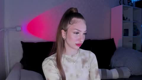 Snapshot of alicelababy_ chatting on 11.20.25 Alice online show from 11.20.25