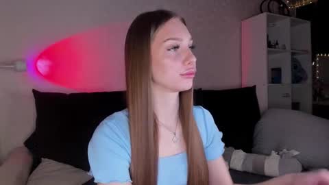 Snapshot of alicelababy_ chatting on 11.25.25 Alice online show from 11.25.25