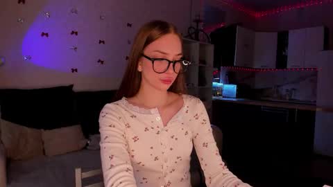 Snapshot of alicelababy_ chatting on 01.08.26 Alice online show from 01.08.26