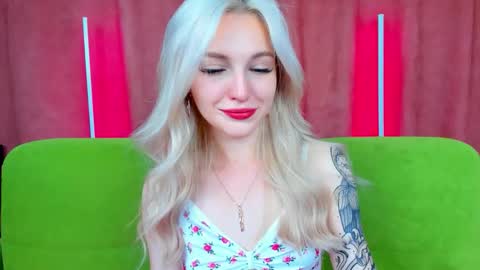 Snapshot of alicemonro chatting on 09.21.25 alicemonro online show from 09.21.25