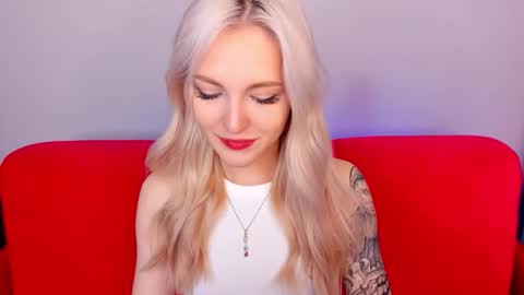 Snapshot of alicemonro chatting on 10.03.25 alicemonro online show from 10.03.25