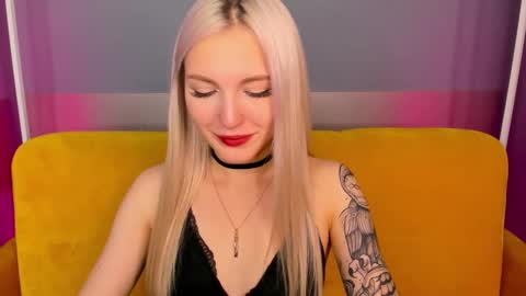 Snapshot of alicemonro chatting on 10.06.25 alicemonro online show from 10.06.25