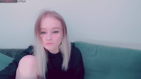 Snapshot of alicenya chatting on 10.26.25 Alice online show from 10.26.25