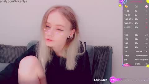 Snapshot of alicenya chatting on 11.03.25 Alice online show from 11.03.25