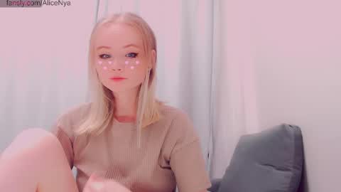 Snapshot of alicenya chatting on 12.15.25 Alice online show from 12.15.25