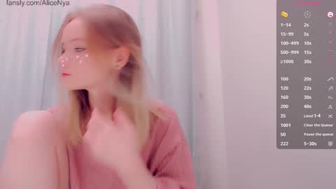 Snapshot of alicenya chatting on 01.08.26 Alice online show from 01.08.26