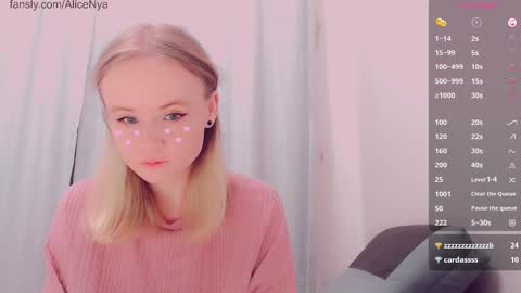 Snapshot of alicenya chatting on 01.10.26 Alice online show from 01.10.26