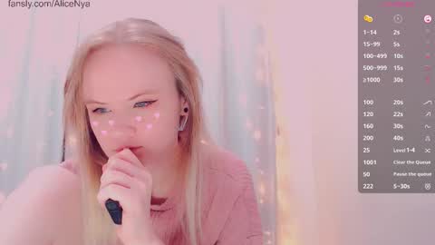 Snapshot of alicenya chatting on 01.12.26 Alice online show from 01.12.26