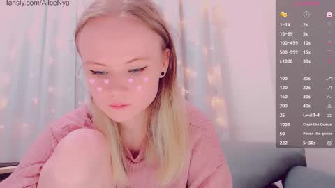 Snapshot of alicenya chatting on 02.11.26 Alice online show from 02.11.26