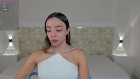 Snapshot of aliceross1 chatting on 09.11.25 AliceRoss online show from 09.11.25