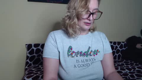 Snapshot of alicesweet_21 chatting on 02.03.25 Alice online show from 02.03.25