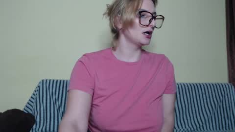 Snapshot of alicesweet_21 chatting on 02.22.25 Alice online show from 02.22.25